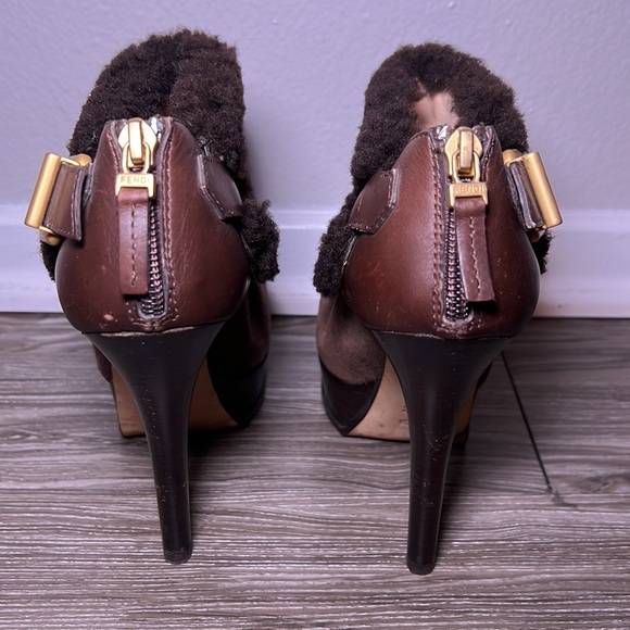 FENDI Fendista Shearling Fur Brown Suede Buckle Platform Ankle Boots - Picture 4 of 7